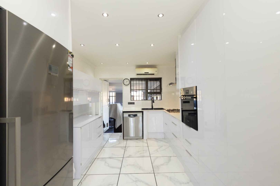 3 Bedroom Property for Sale in Normandie Western Cape